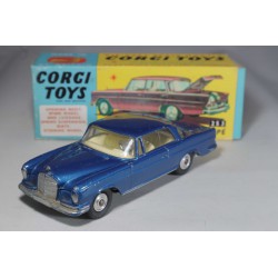 Corgi Toys 253-A2 Mercedes...